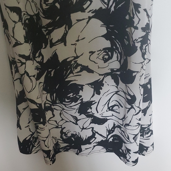 Monochrome Floral Midi Dress - Picture 5 of 7